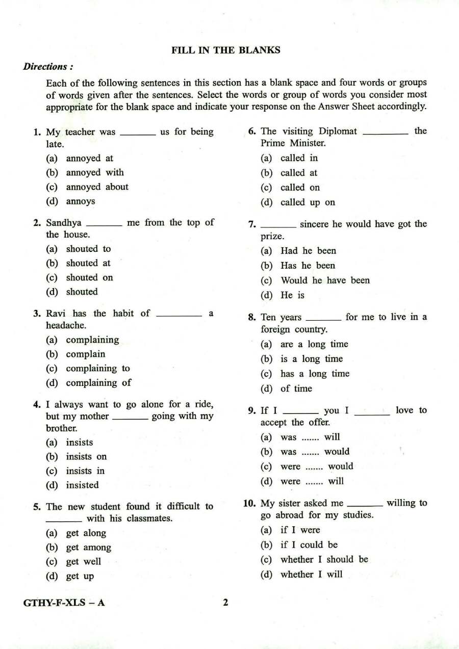 Combined Defence Services Examination (II) 2018 English question paper page 1 scan showing instructions and exam header. Download UPSC CDS II 2018 English paper PDF.